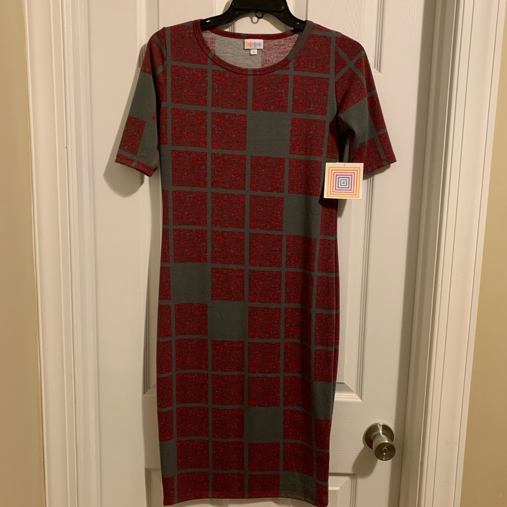 LuLaRoe woman’s dress
